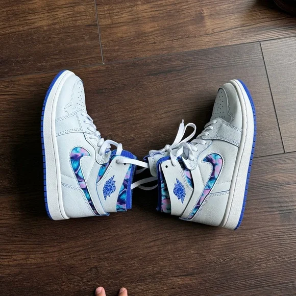 Women Jordan size 6.5 - Picture 4 of 7